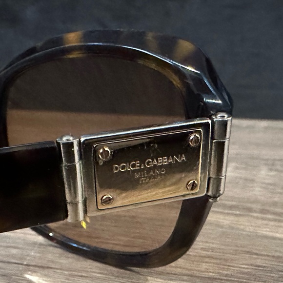 Dolce & Gabbana Tortoise Oval Sunglasses (style code DG4086) - Picture 5 of 16